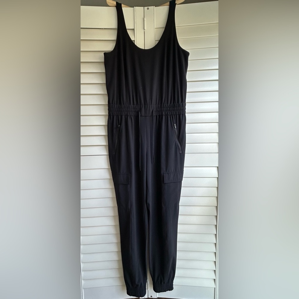 Athleta Unbound Jumpsuit in black size small